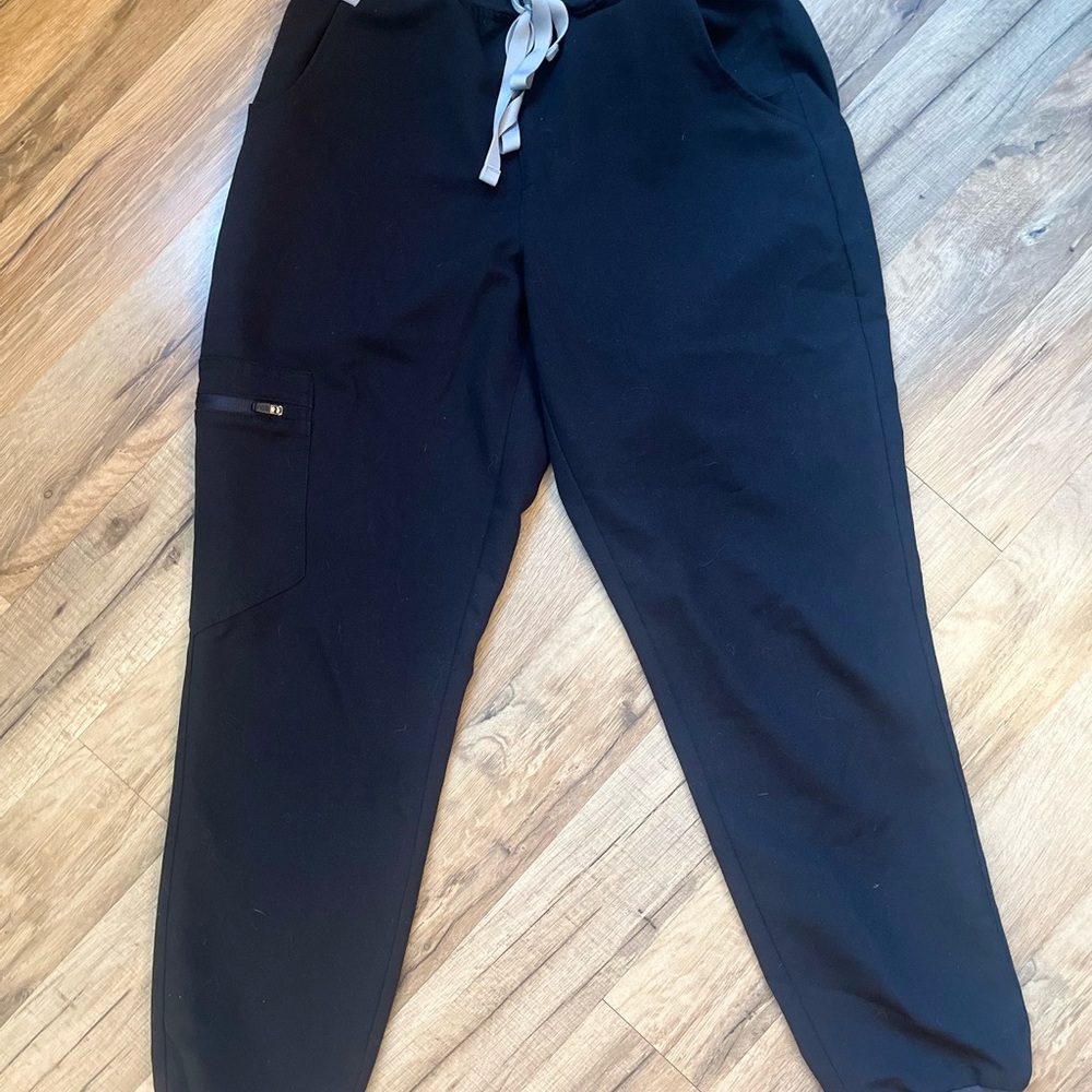 Figs Black Jogger Scrub pants